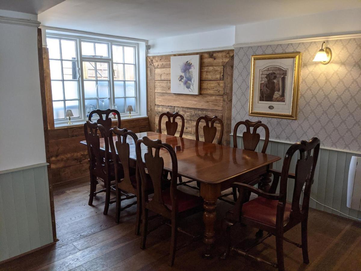 Cowpers Oak Bed & Breakfast Olney Exterior photo