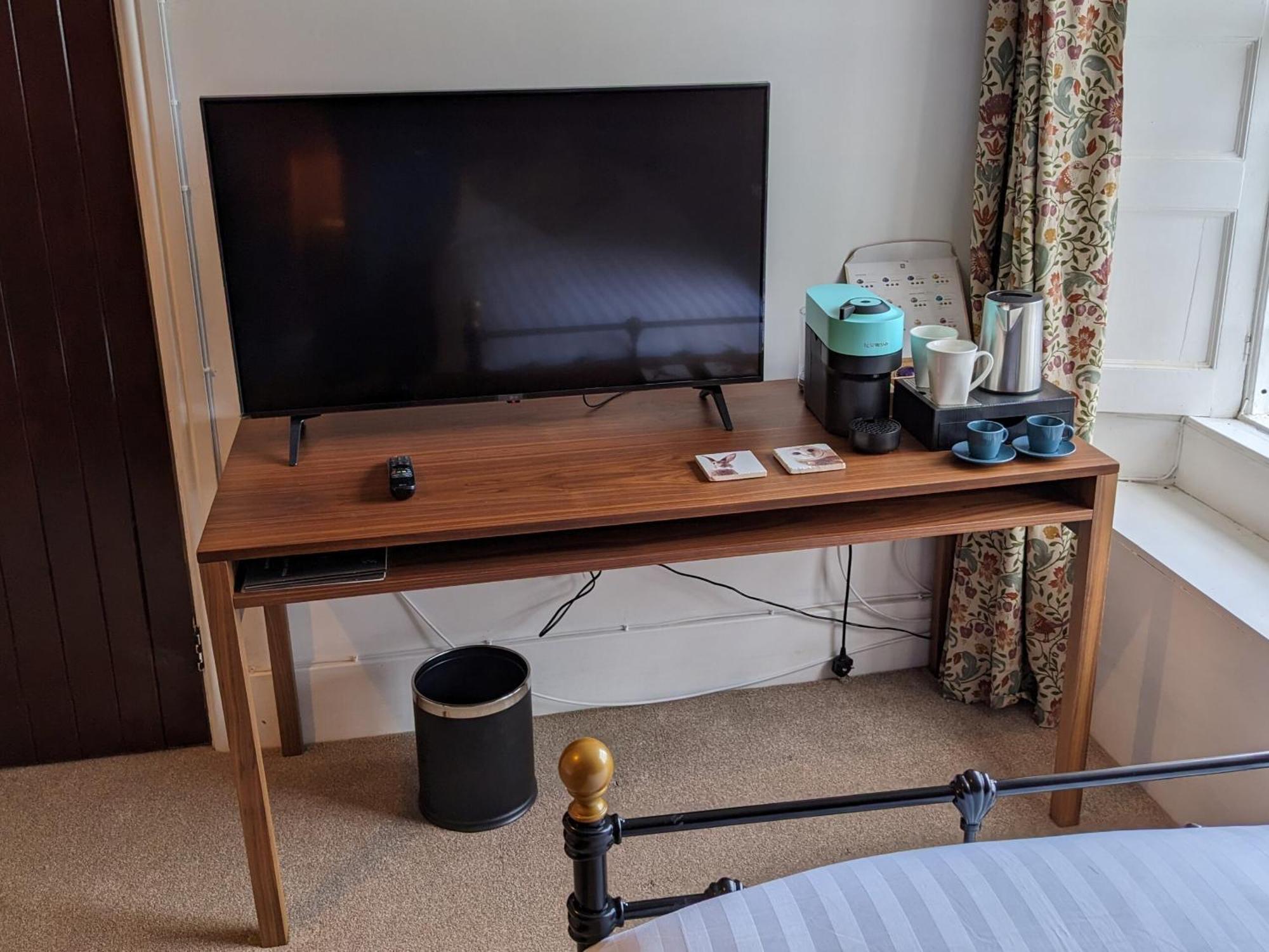 Cowpers Oak Bed & Breakfast Olney Room photo