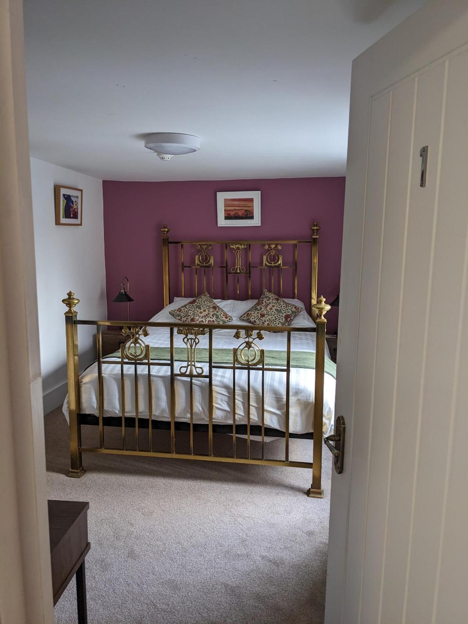 Cowpers Oak Bed & Breakfast Olney Room photo