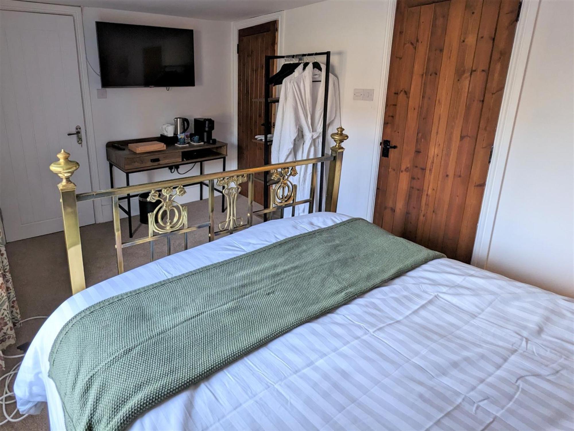 Cowpers Oak Bed & Breakfast Olney Room photo